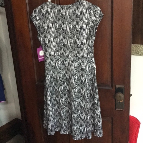 NWT SOYBU Patterned Dress - Picture 6 of 12